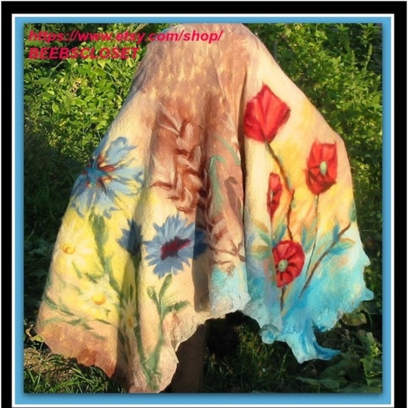 Wool Floral shawl, Floral wool wrap , Handcrafted OOAK - Picture 11 of 13